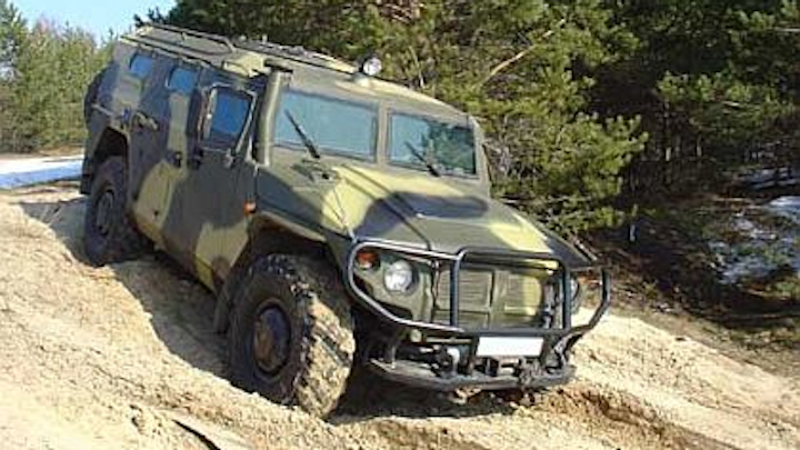 Army asks industry for ideas on developing stealthy radio antennas for military SUVs