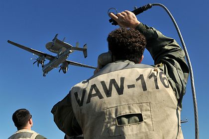 Honeywell to refurbish and upgrade Navy shipboard precision-approach landing systems