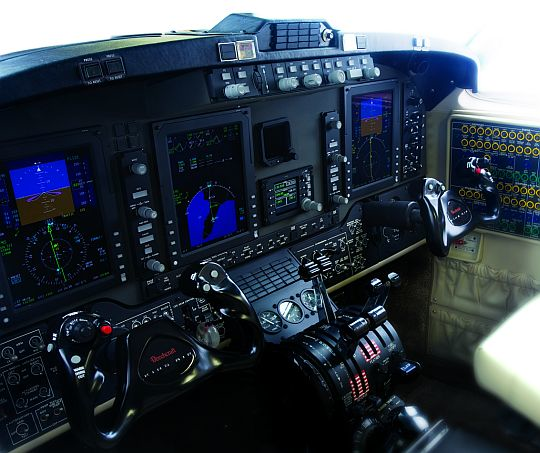 Content Dam Avi Online Articles 2012 05 Beechcraft 350 Panel 27 May 2012