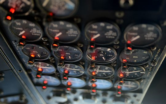 Content Dam Avi Online Articles 2013 03 Ai Navy Avionics Leds 17 March 2013