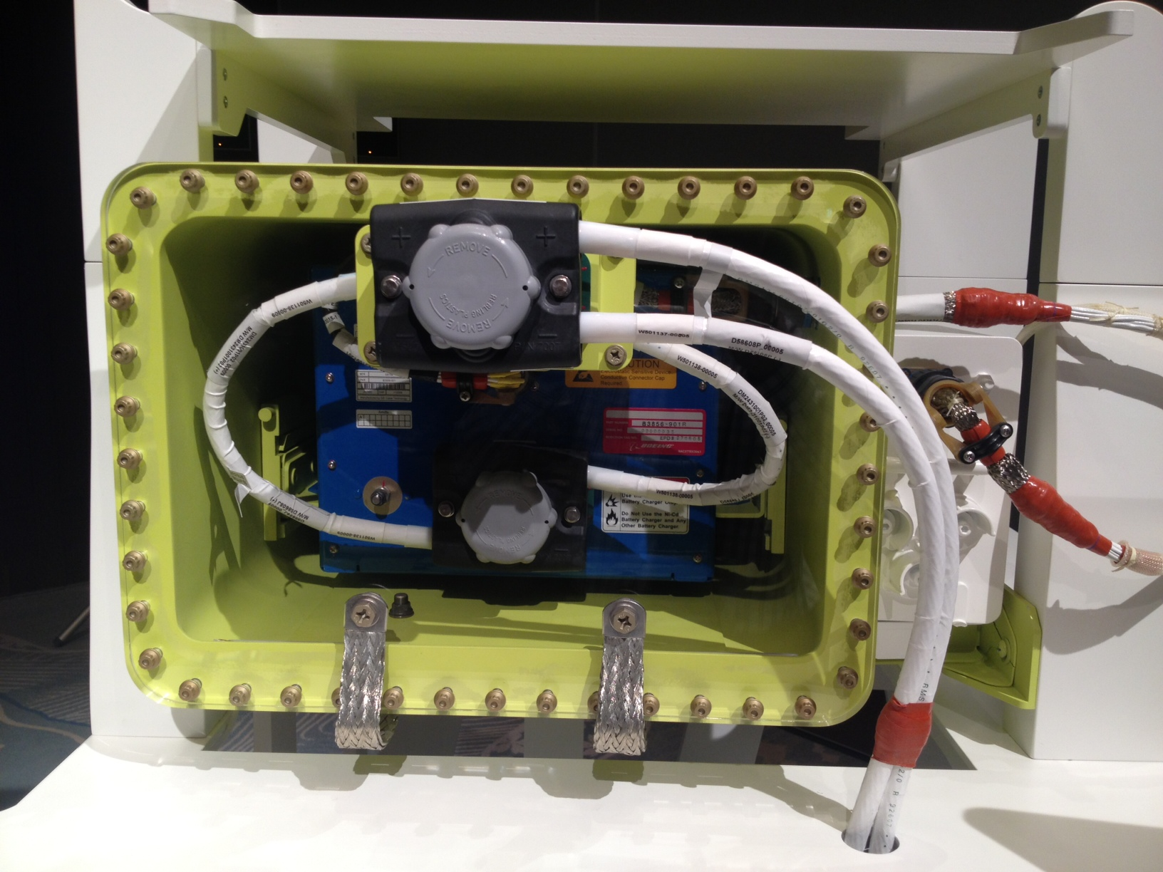 Content Dam Avi Online Articles 2013 03 Boeingbattery