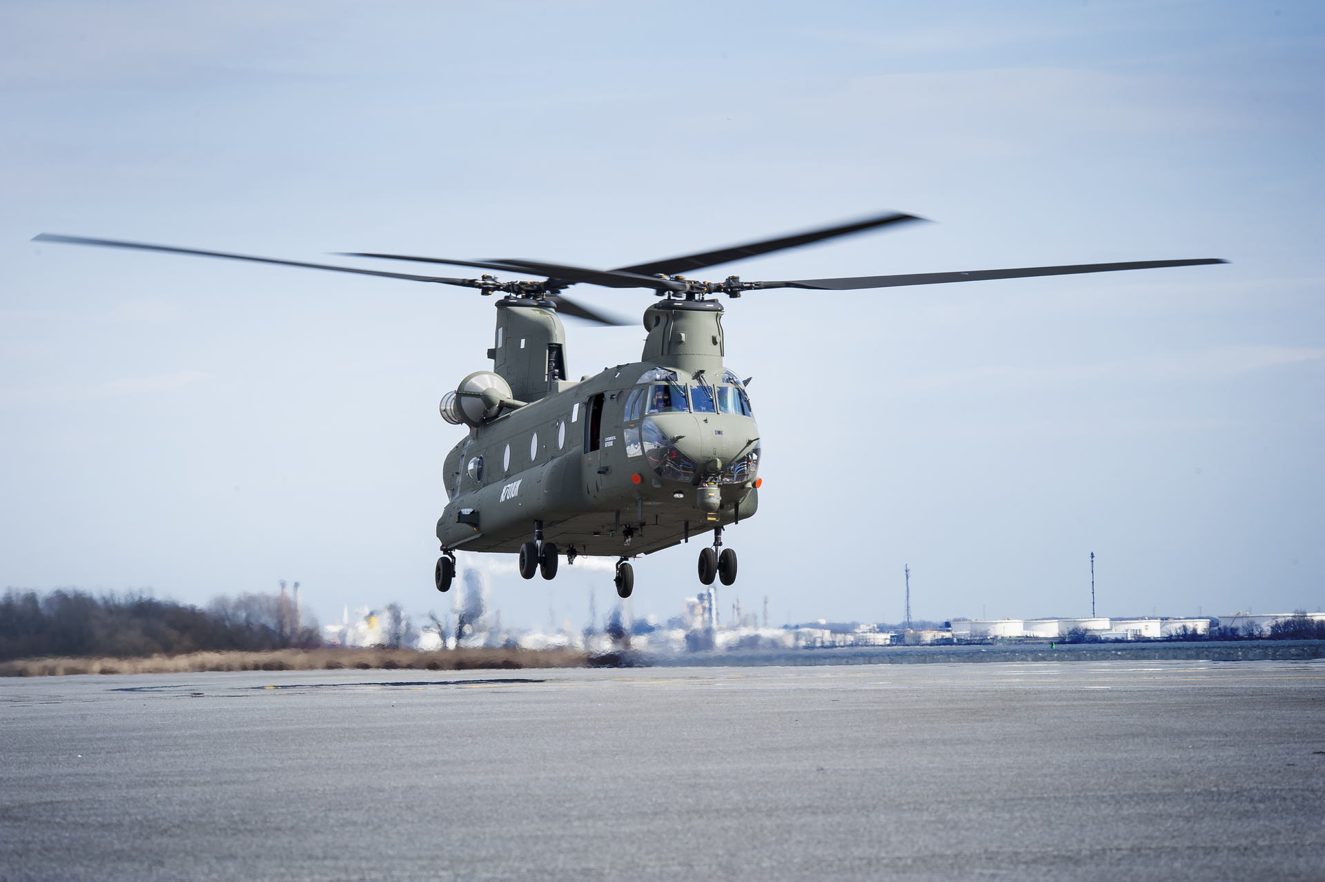 Content Dam Avi Online Articles 2013 04 Boeing Uk Chinook