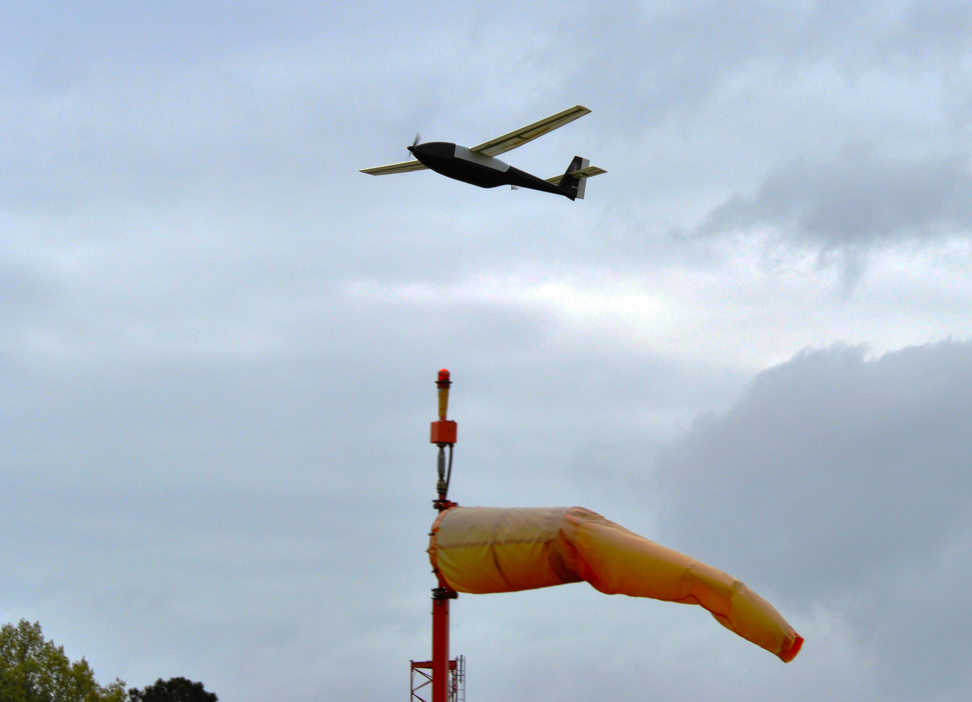 Content Dam Avi Online Articles 2013 05 Ion Tiger Lh2 Flight 2900x2094