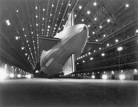 Content Dam Avi Online Articles 2013 05 Uss Macon At Hangar One