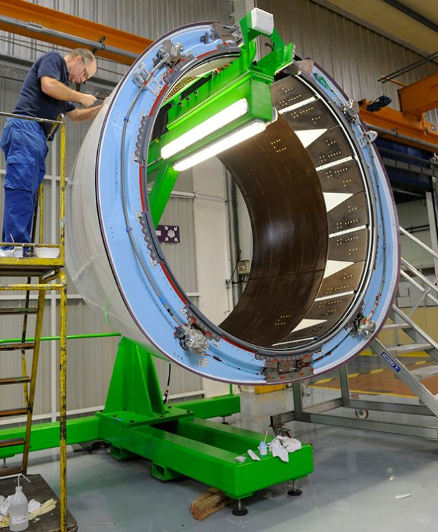 Content Dam Avi Online Articles 2014 02 Necelle C919 Oduct Delivery 2 6 2014 Lr