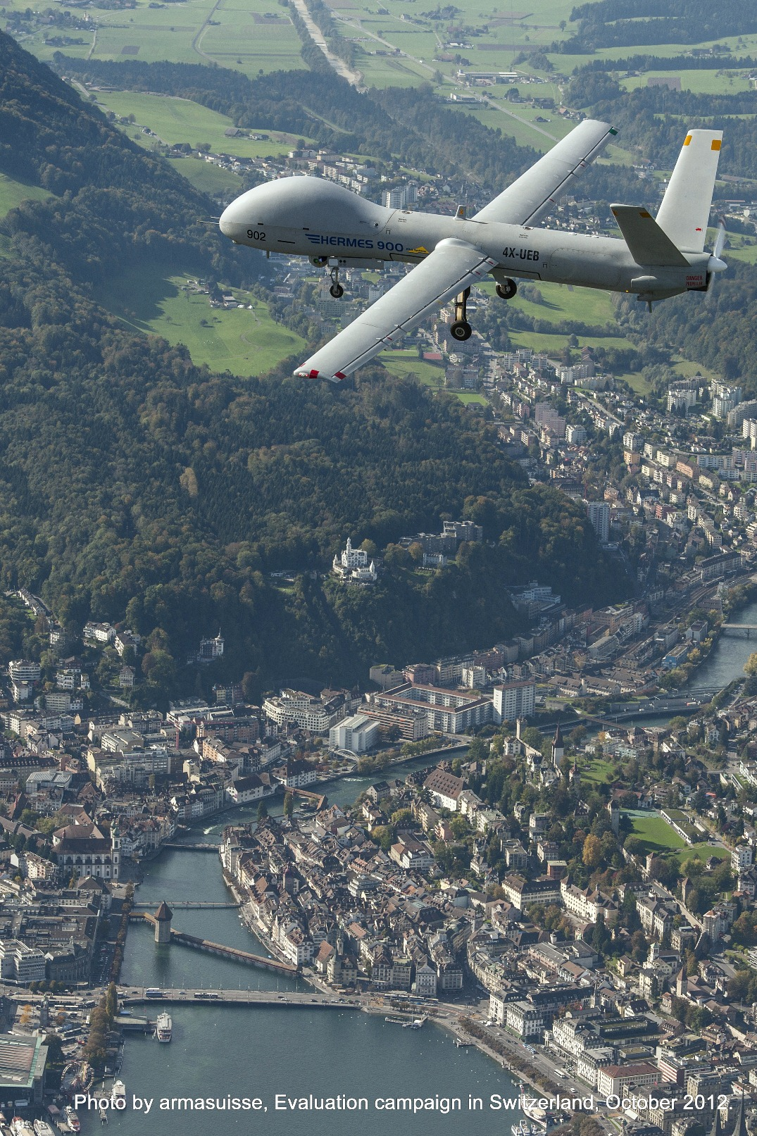 Content Dam Avi Online Articles 2014 06 Un Hermes 900 Flying In Swiss Evaluation
