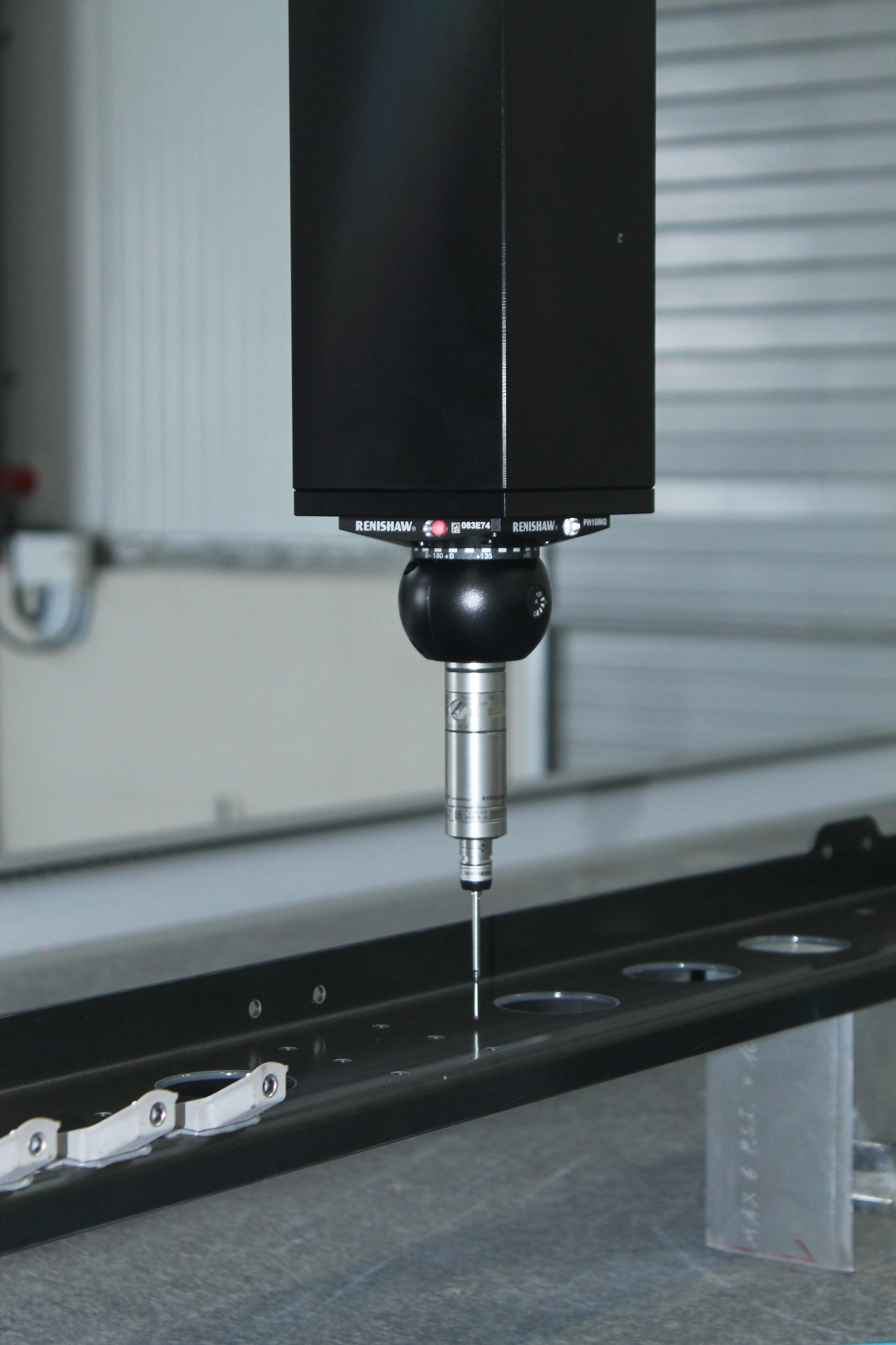 Content Dam Avi Online Articles 2014 07 Composite Lab Coordinate Measuring Machine