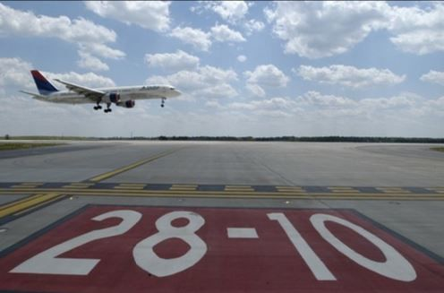 Content Dam Avi Online Articles 2015 September Landing Atl Airport