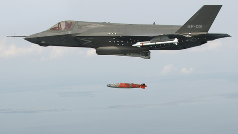 Content Dam Mae Online Articles 2012 08 F 35 Weapon Separation