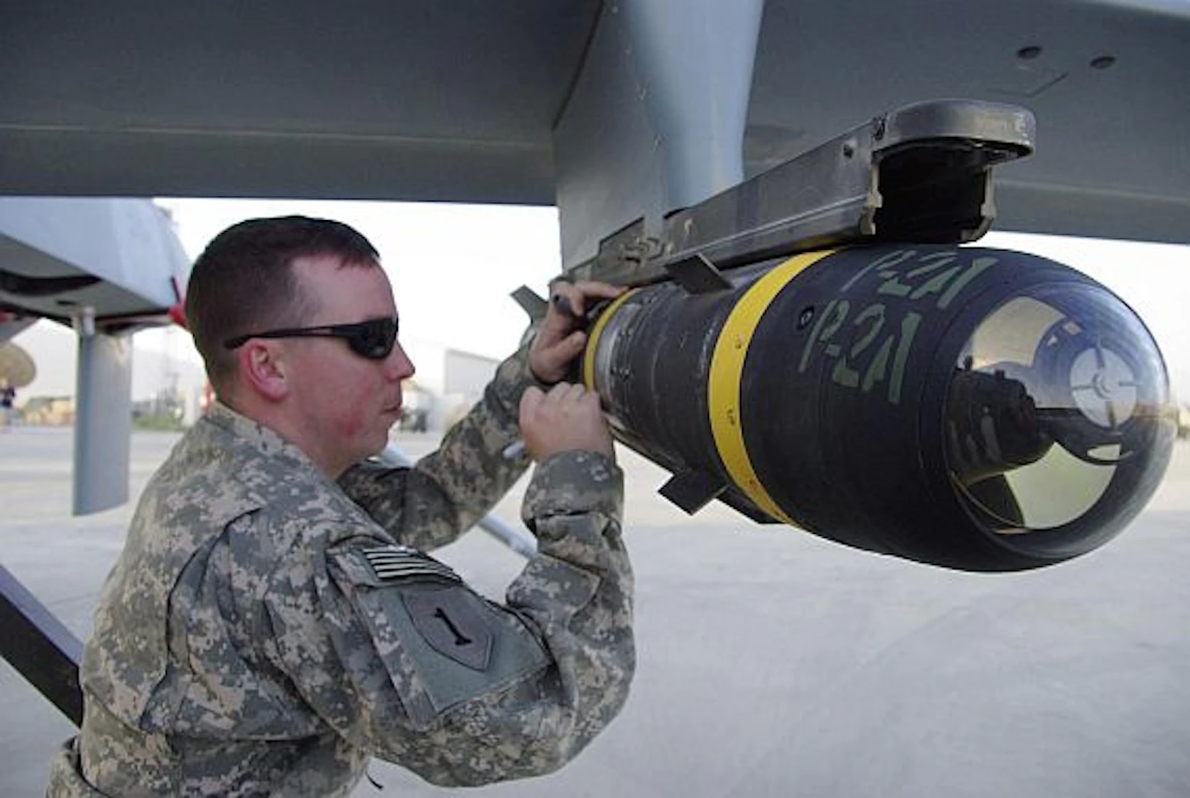 Lockheed Martin to build more AGM-114R laser-guided Hellfire missiles ...