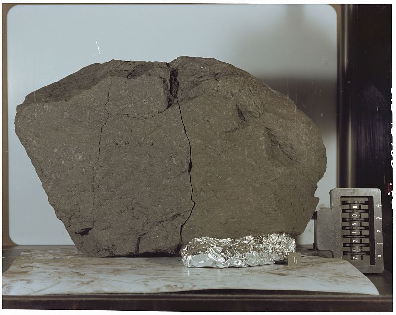 Content Dam Avi Online Articles 2017 12 Moon Rock