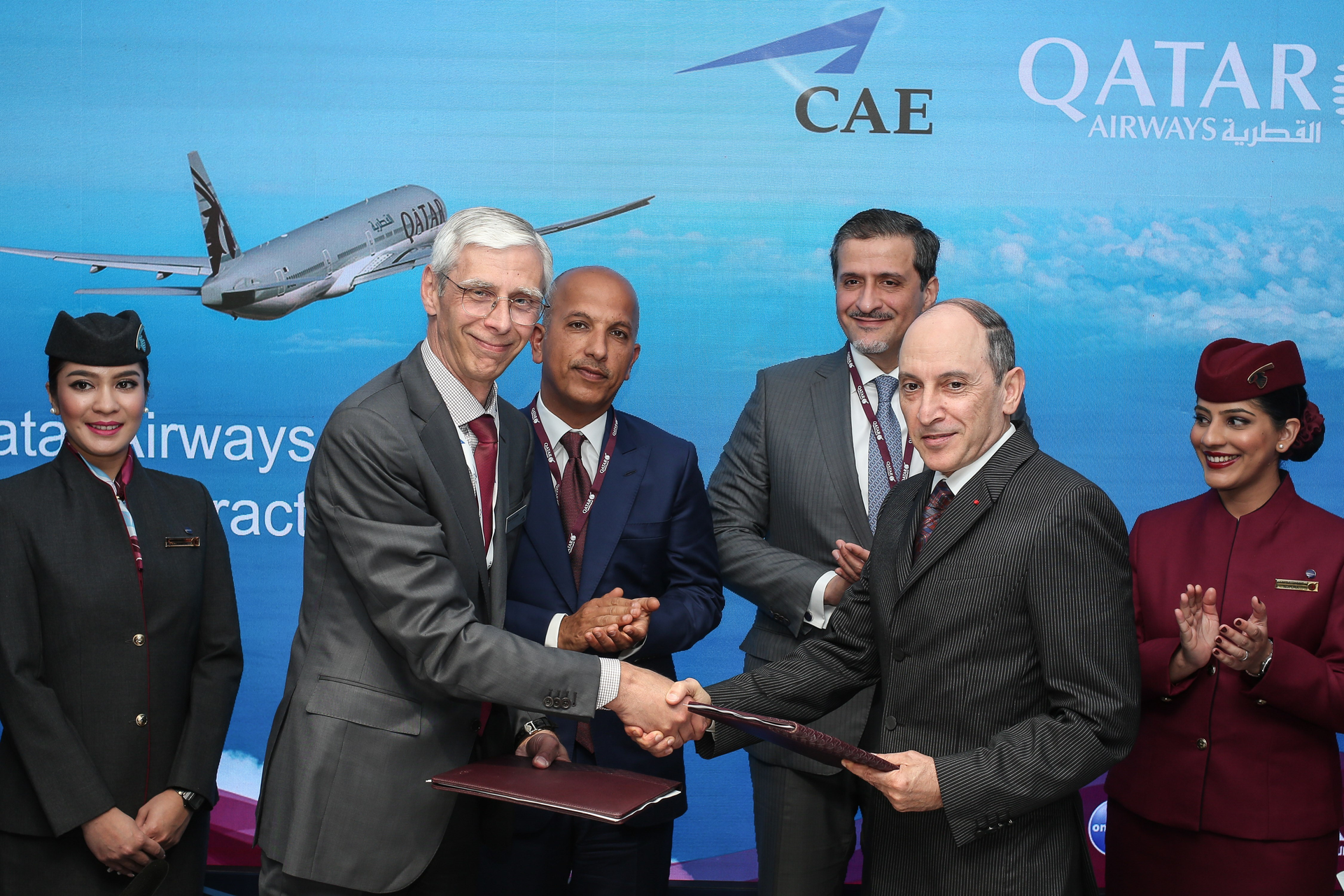 Content Dam Avi Online Articles 2018 07 Cae Qatar Airways Farnborough 2018