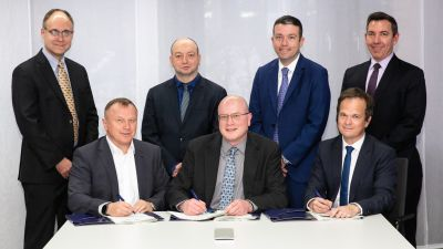 Content Dam Avi Online Articles 2019 01 Singing Ceremony Bae Systems Ge Safran And Lufthansa Technik