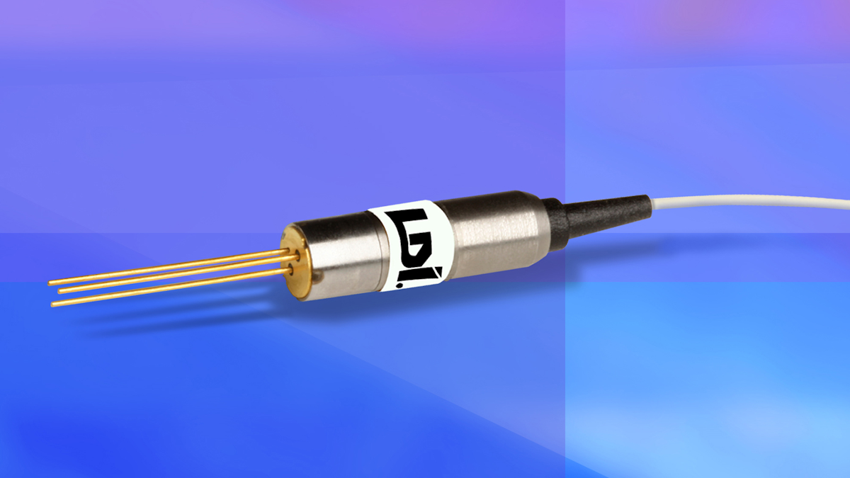 Gallium nitride (GaN) pulsed laser diode module for uncooled optical