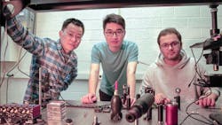 Researchers at the University of Wisconsin-Madison developed a smart glass that recognizes images without external power or circuits.