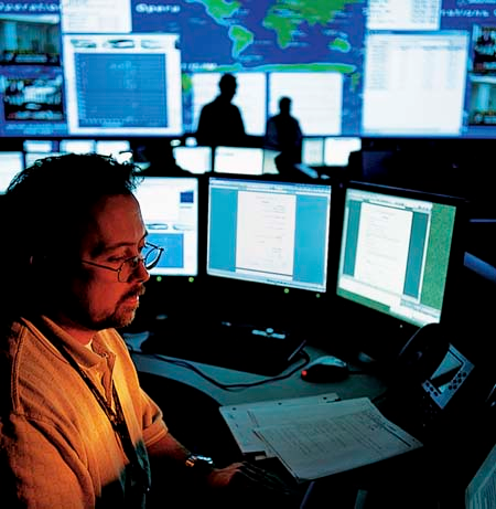 K63642 15 Med Boeing Ops Center 5dd41c1643df2