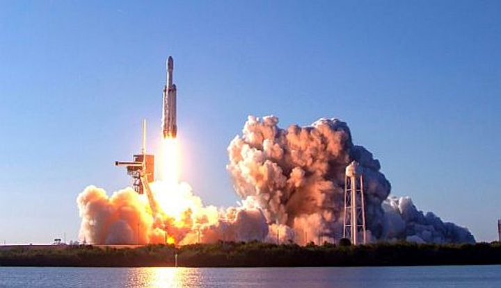 Space X Falcon Heavy 5e3840013849e