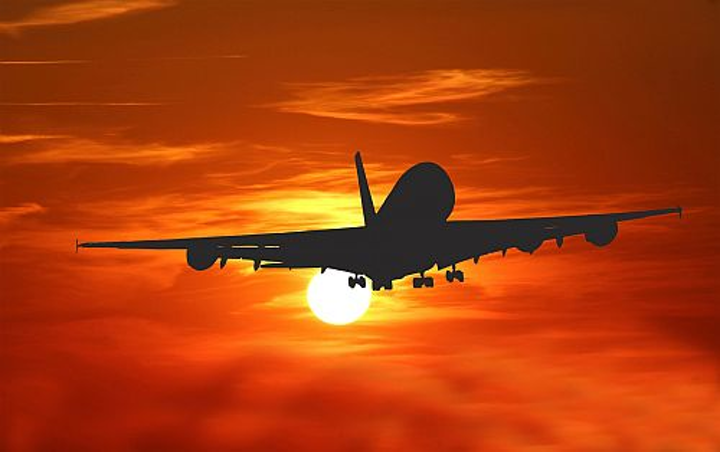 Content Dam Avi Online Articles 2019 04 Airplane Sunset Travel 5f2af8a9562c1