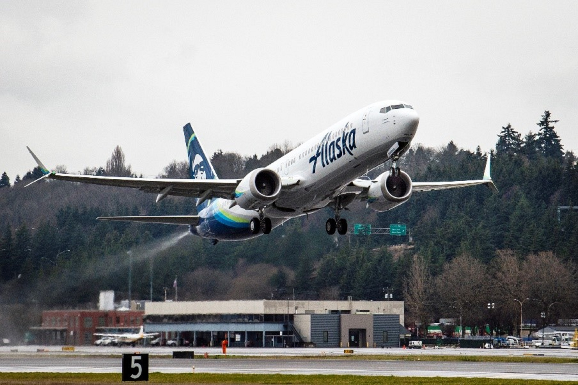 Alaska Airlines Hires 6064e1c51fdde