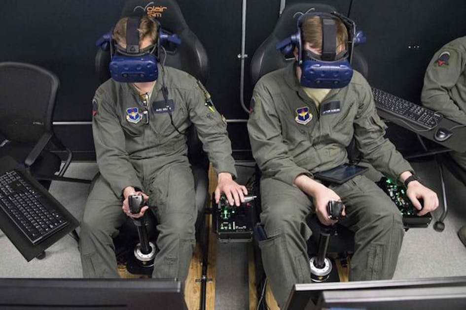 Marine Recruiters Want Cutting-Edge VR Flight Simulators to Attract Pilots