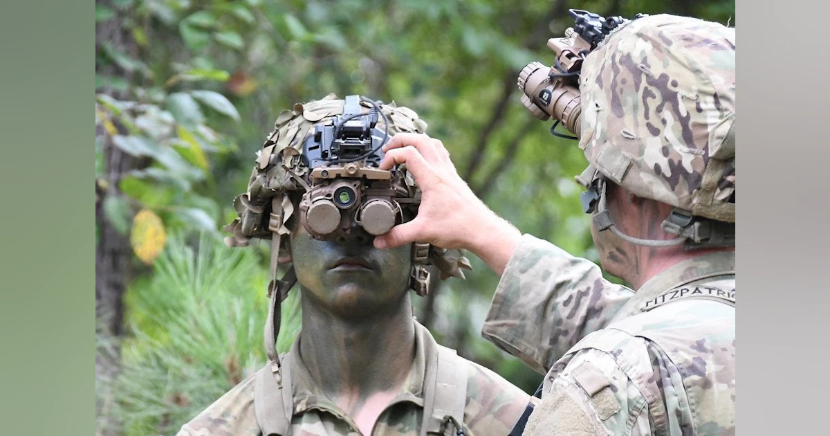 Army's night vision goggles have sensors that outline targets, and ...