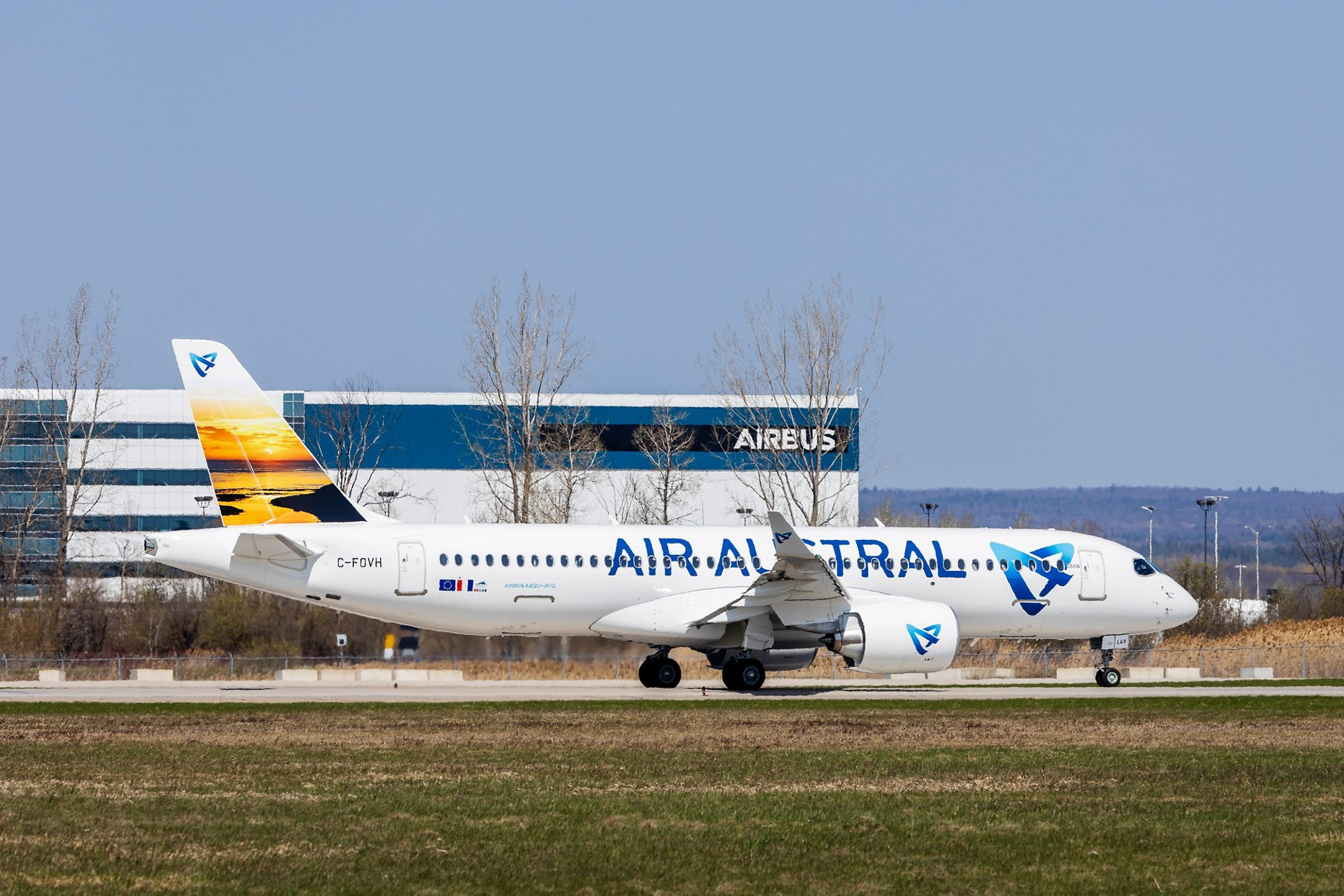 1st A220 Air Austral 6101d0b73eb09