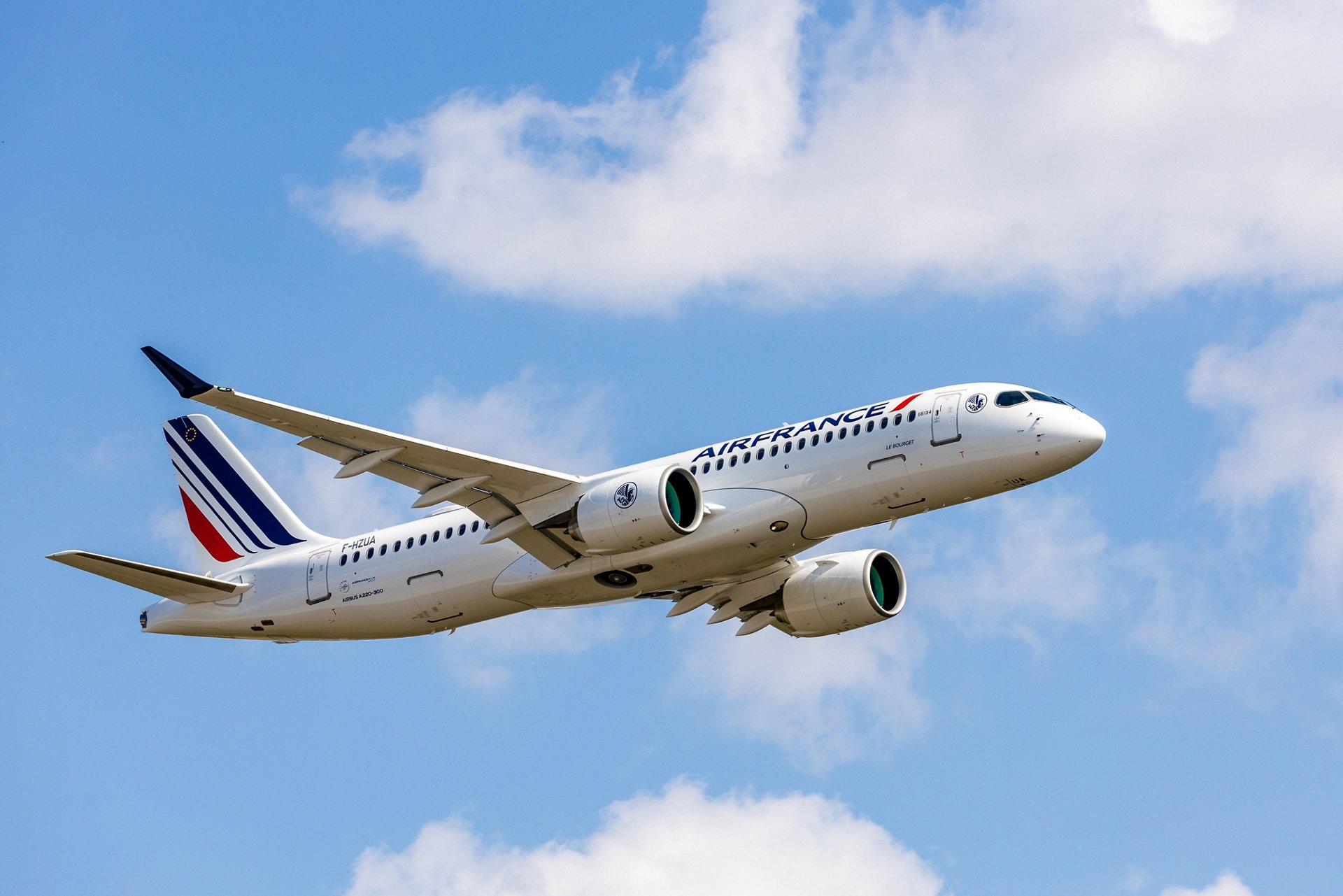 Air France In Flight A220 615cab4ee0bb7