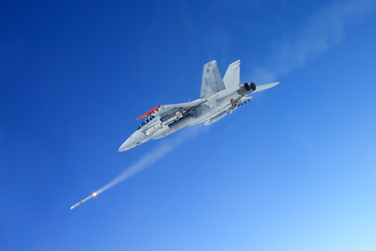 https://img.militaryaerospace.com/files/base/ebm/mae/image/2022/09/AMRAAM_8_Sept_2022.6318ba5a1b216.png?auto=format%2Ccompress&w=320