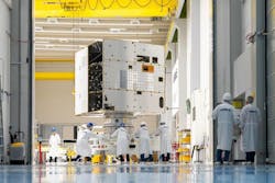Arrival of the Galileo to the Friedrichshafen cleanroom. Airbus photo. Arrival of the Galileo to the Friedrichshafen cleanroom. Airbus photo.