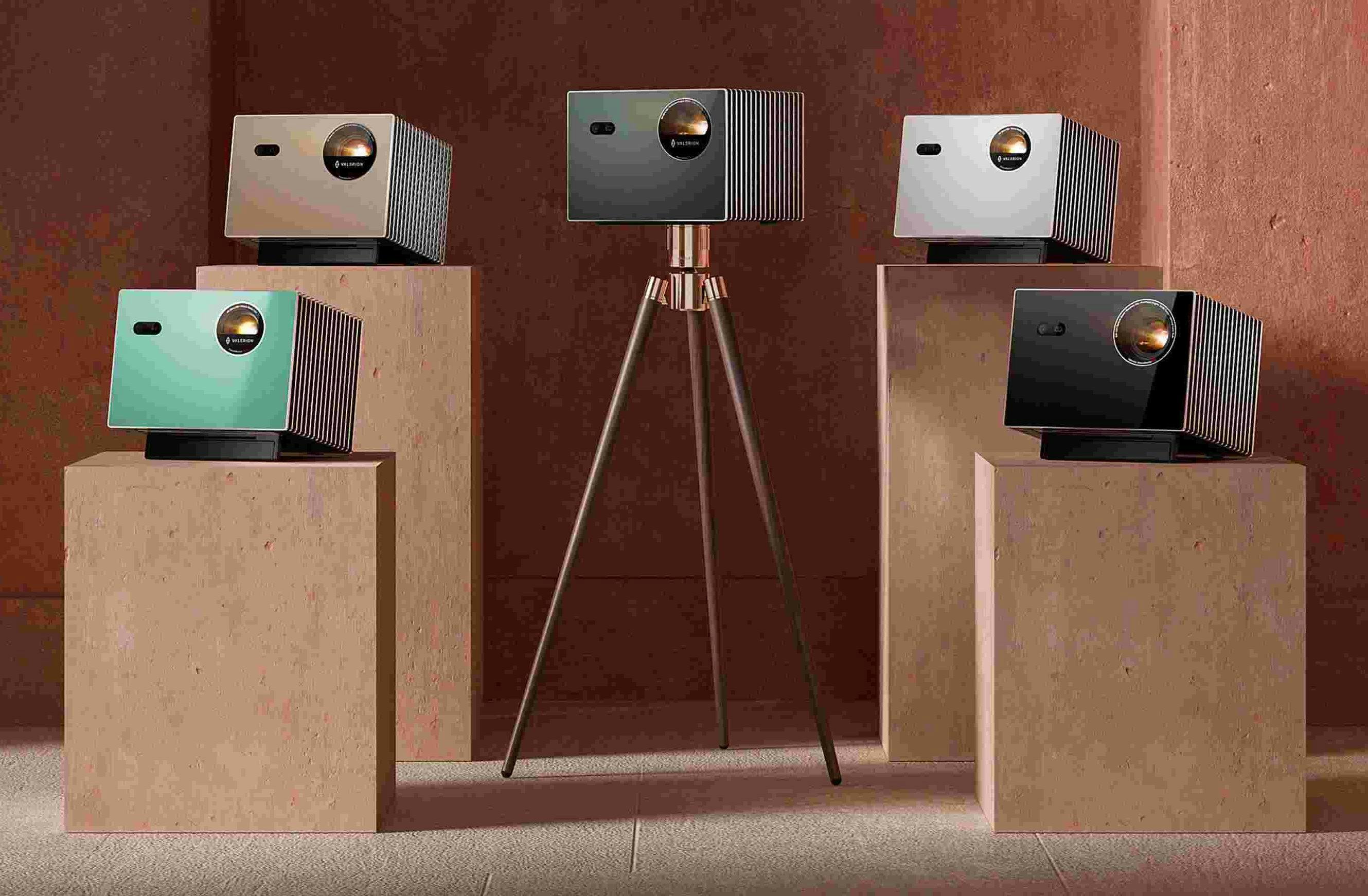 The Valerion VisionMaster Pro 2 comes with an optical zoom that enables precise placement without pixel distortion.