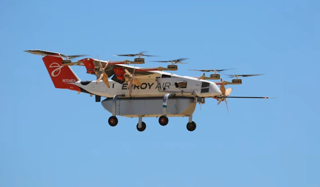 Elroy's cargo aircraft flying with a payload